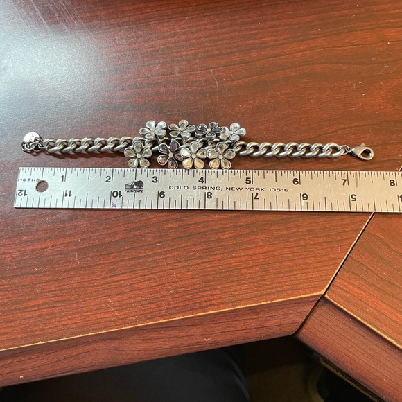 Abercrombie & Fitch flower bracelet - Picture 4 of 5